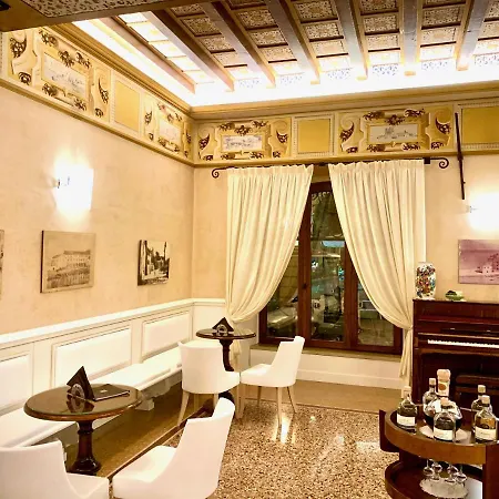 Hotel Gardesana Torri Del Benaco