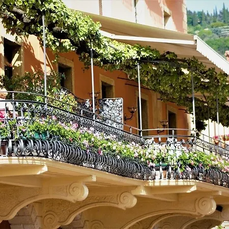 Hotel Albergo Gardesana Torri Del Benaco
